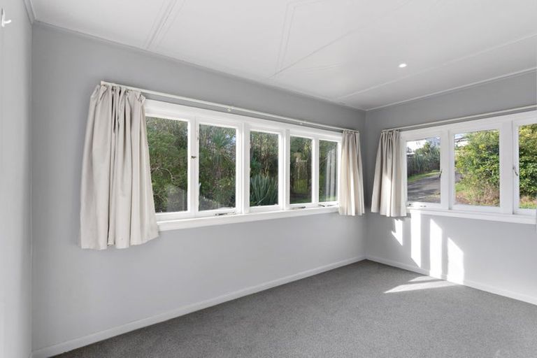 Photo of property in 692 Beach Road, Browns Bay, Auckland, 0630