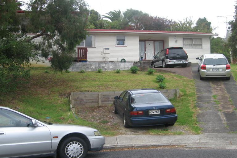 Photo of property in 18 Wykeham Place, Glenfield, Auckland, 0629