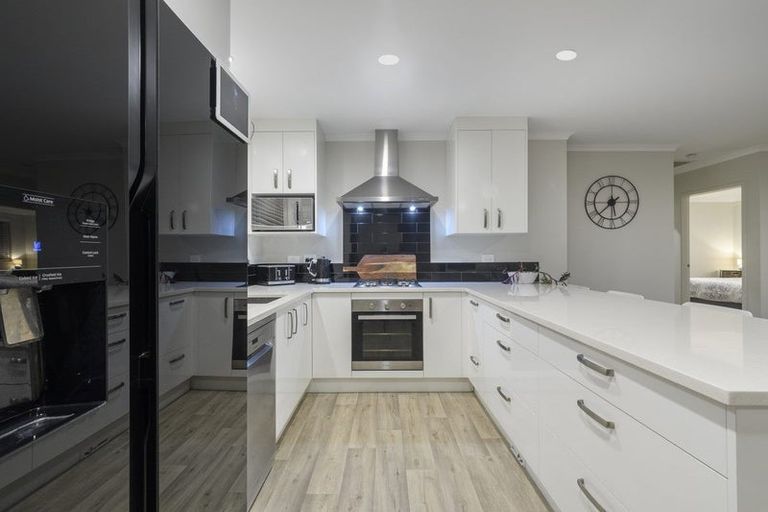 Photo of property in 69 Bert Wall Drive, Omokoroa, 3114