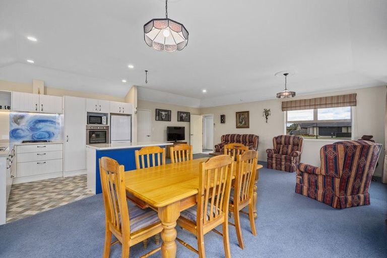 Photo of property in 28 Ara Drive, Redwoodtown, Blenheim, 7201