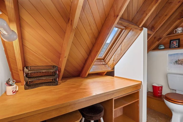 Photo of property in 2/4 Herbs Place, Cashmere, Christchurch, 8022