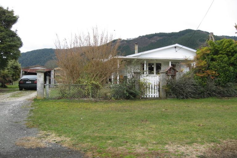 Photo of property in 1 George Street, Murchison, 7007