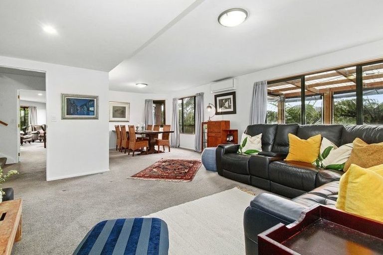 Photo of property in 1 Avonlea Grove, Belmont, Lower Hutt, 5010