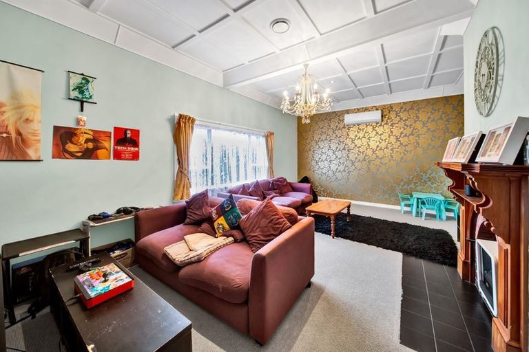 Photo of property in 53 Disraeli Street, Hawera, 4610