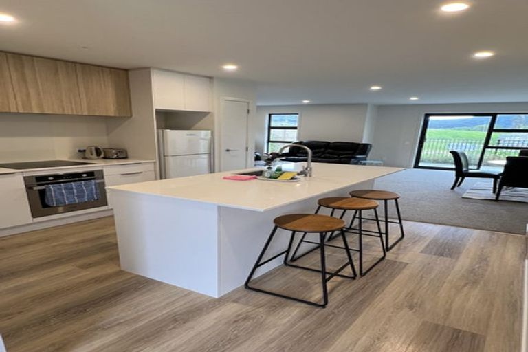 Photo of property in 39 Te Ara O Papatahi, Wainuiomata, Lower Hutt, 5014