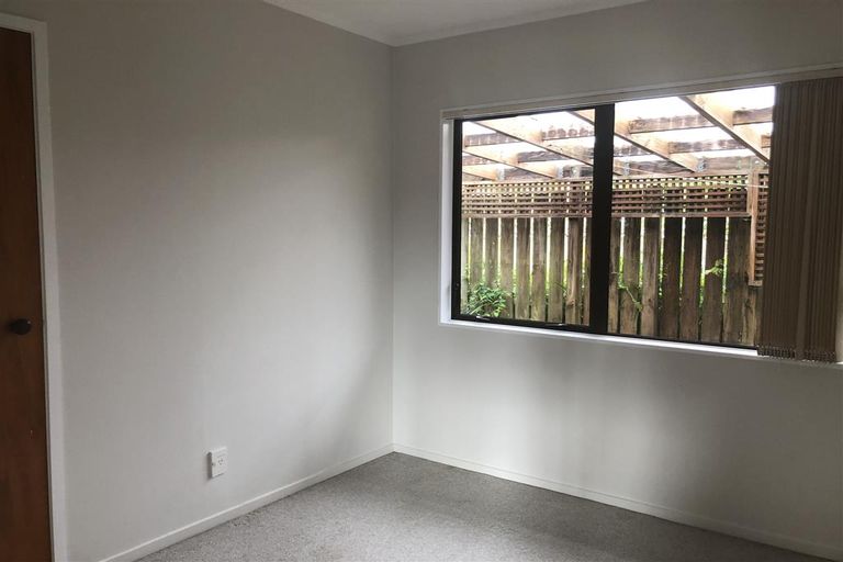 Photo of property in 3/16 Evans Road, Glen Eden, Auckland, 0602