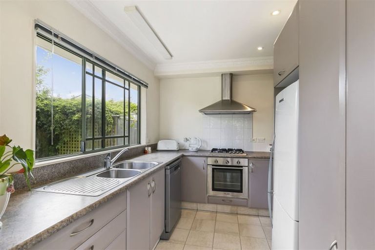 Photo of property in 15a The Quadrant, Miramar, Wellington, 6022