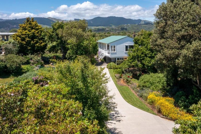 Photo of property in 90-92 Kiwi Road, Raumati Beach, Paraparaumu, 5032