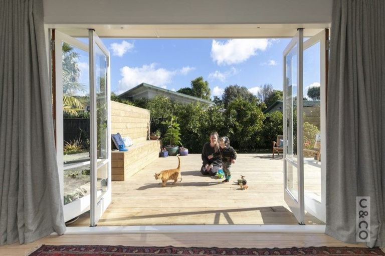 Photo of property in 15 Albert Street, Riverhead, 0820