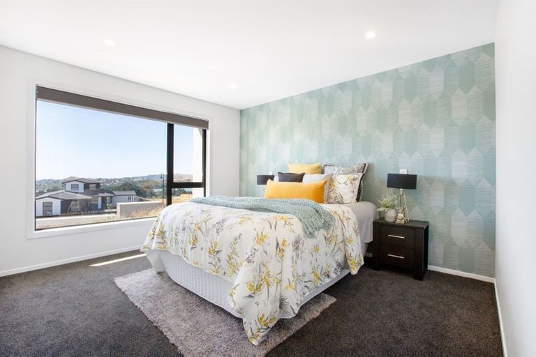 Photo of property in 26b Queen Charlotte Drive, Aotea, Porirua, 5024