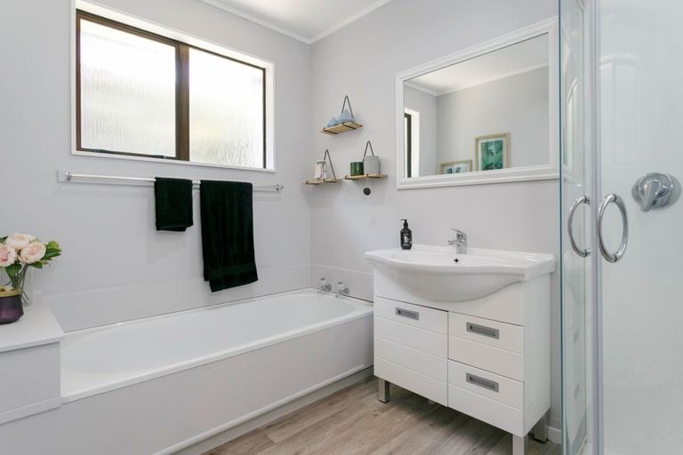 Photo of property in 90 Taharepa Road, Hilltop, Taupo, 3330