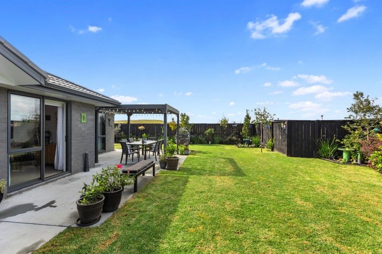 Photo of property in 25 Kaiora Drive, Papamoa Beach, Papamoa, 3118