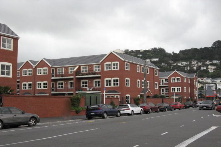 Photo of property in Rita Angus Retirement Village, 7/66a Coutts Street, Kilbirnie, Wellington, 6022