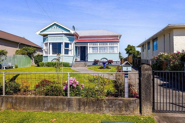 Photo of property in 3 Victoria Street, Hawera, 4610