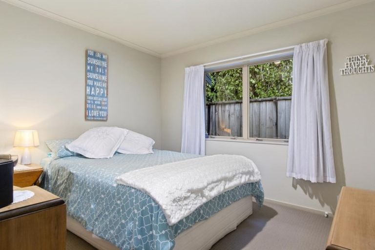 Photo of property in 18 St Clair Place, Browns Bay, Auckland, 0630