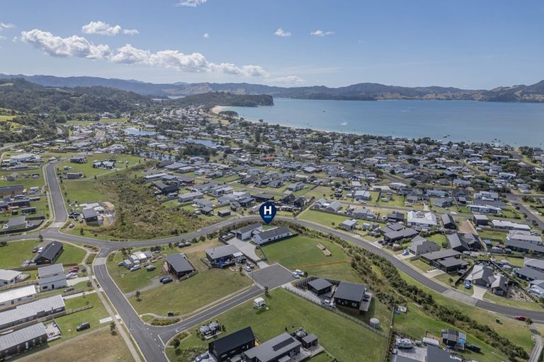 Photo of property in 5 Joyce Harsant Place, Cooks Beach, 3591