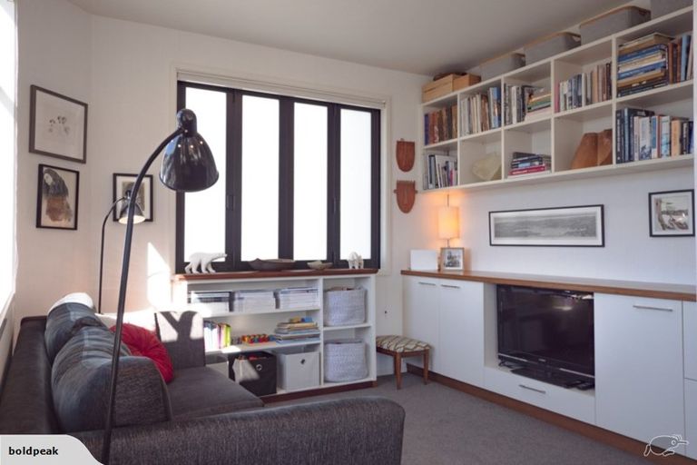 Photo of property in 12/24 Elizabeth Street, Mount Victoria, Wellington, 6011