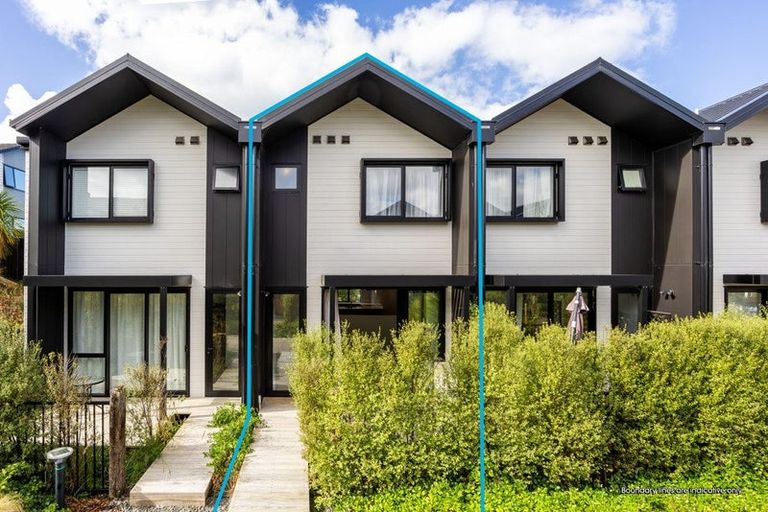 Photo of property in 2d Nerita Place, Long Bay, Auckland, 0630