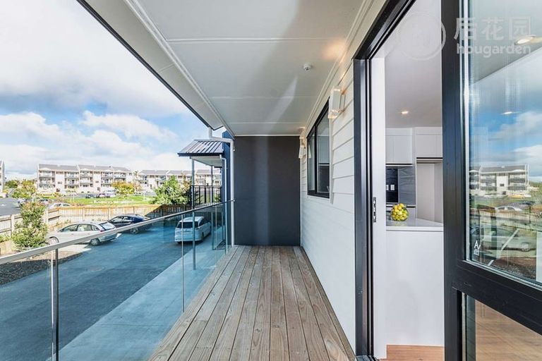 Photo of property in 5 Lilac Lane, Oteha, Auckland, 0632