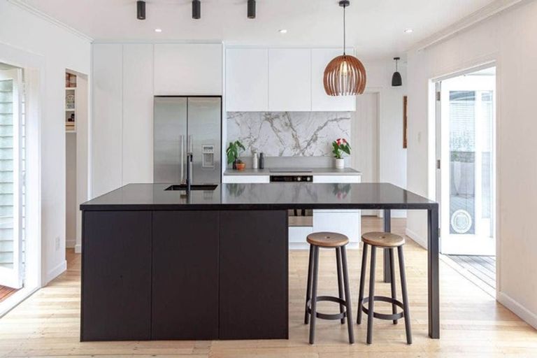 Photo of property in 2/112 Lake Road, Belmont, Auckland, 0622