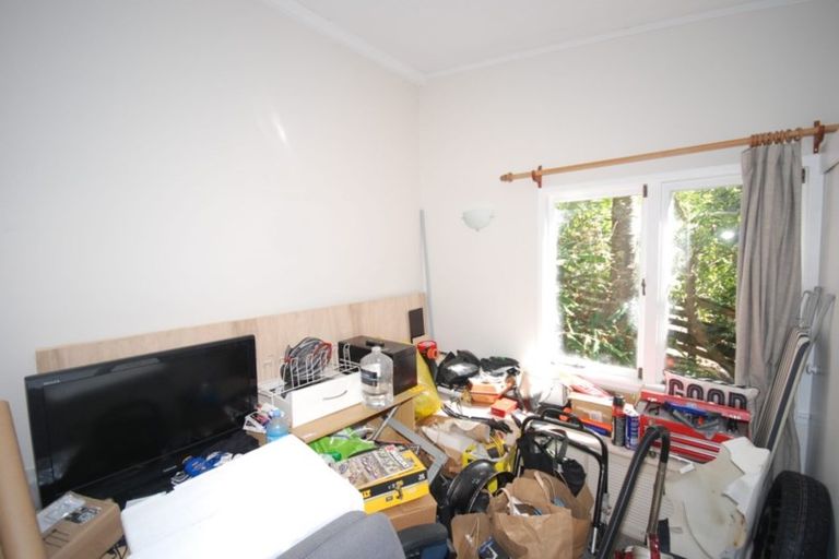 Photo of property in 2/64 Exmouth Road, Northcote, Auckland, 0627
