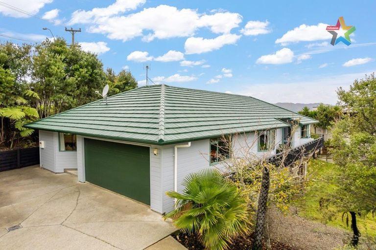 Photo of property in 126 Normandale Road, Normandale, Lower Hutt, 5010