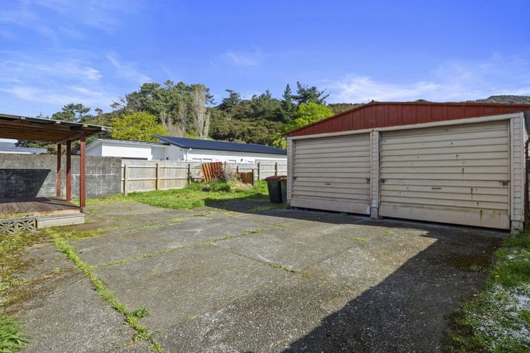 Photo of property in 147 Wainuiomata Road, Wainuiomata, Lower Hutt, 5014