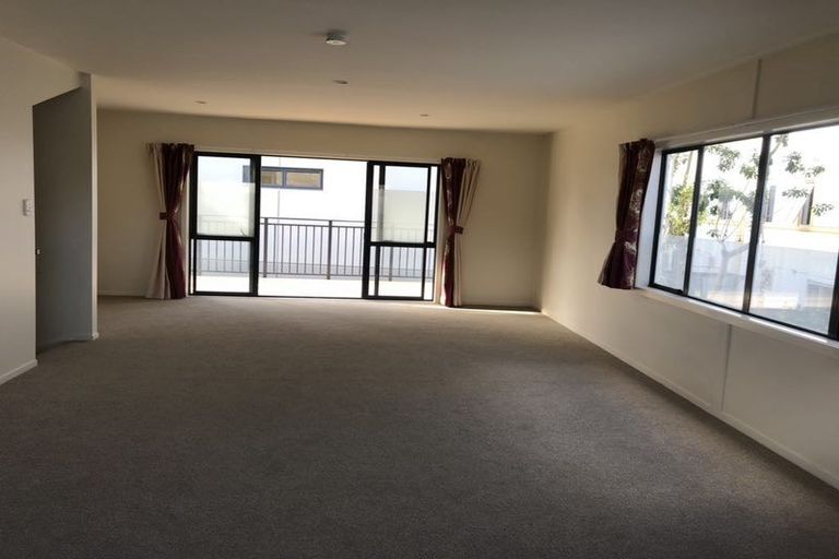 Photo of property in Krisley Court, 1/6 Ambrico Place, New Lynn, Auckland, 0600