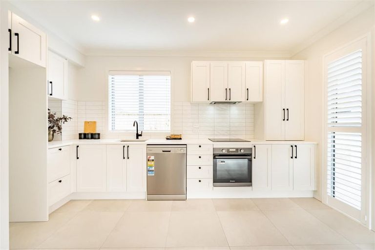 Photo of property in 44b Pine Avenue, Upper Hutt Central, Upper Hutt, 5018