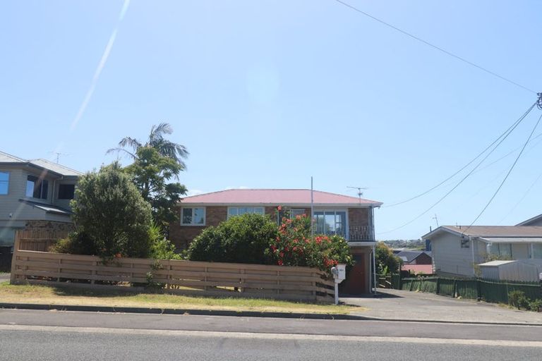 Photo of property in 35a Wade River Road, Stanmore Bay, Whangaparaoa, 0932