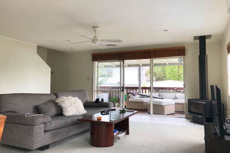 Photo of property in 19a Finlow Drive, Te Atatu South, Auckland, 0610