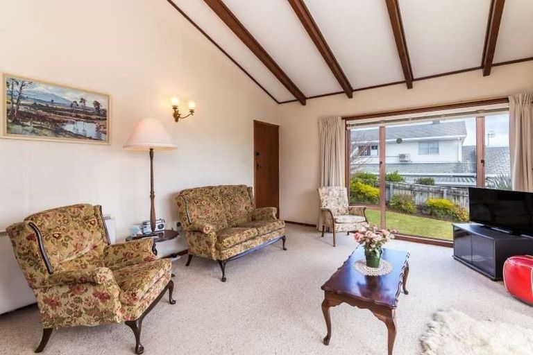 Photo of property in 2/15 Hilden Place, Hilltop, Taupo, 3330