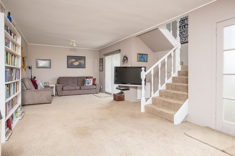 Photo of property in 37 Pinedale Crescent, Riversdale Beach, Masterton, 5872
