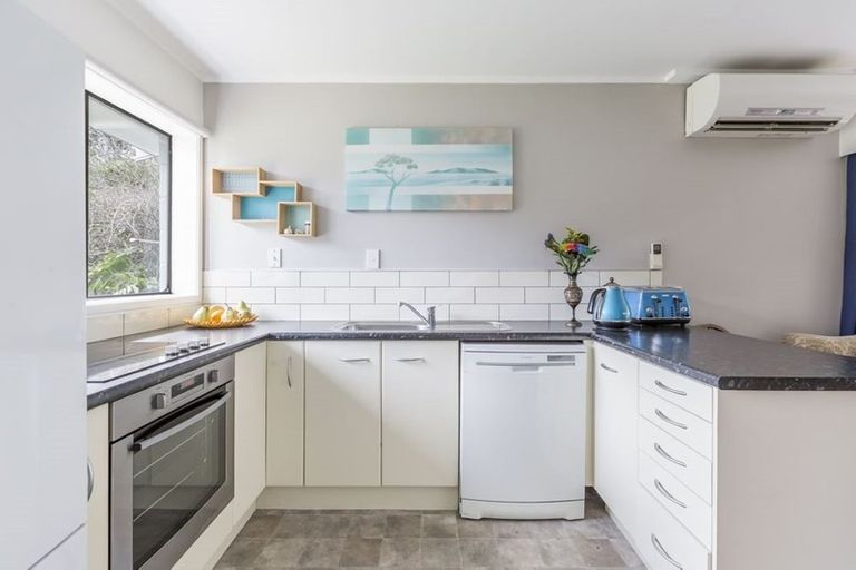 Photo of property in 2/20 Gladys Avenue, Glenfield, Auckland, 0629