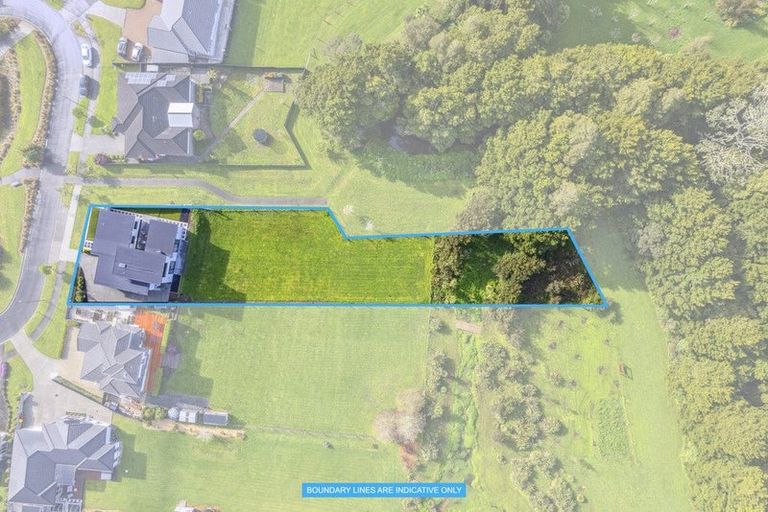 Photo of property in 22 Kahika Grove, Huapai, Kumeu, 0810