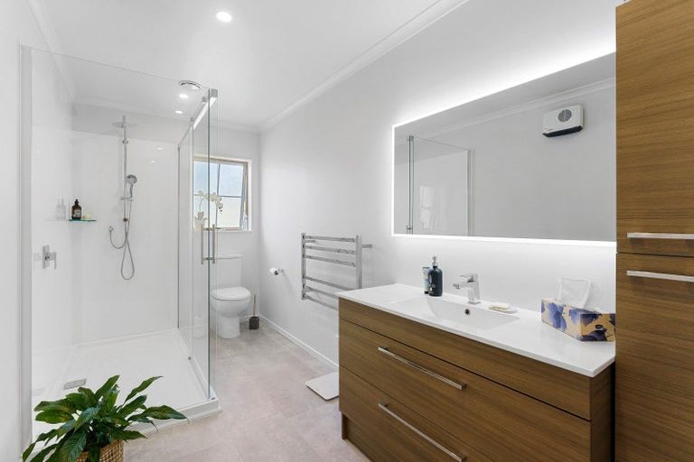 Photo of property in 8 Knights Grove, Otaki, 5512