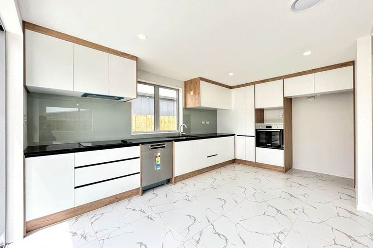 Photo of property in 10 Heihei Street, Papakura, 2110