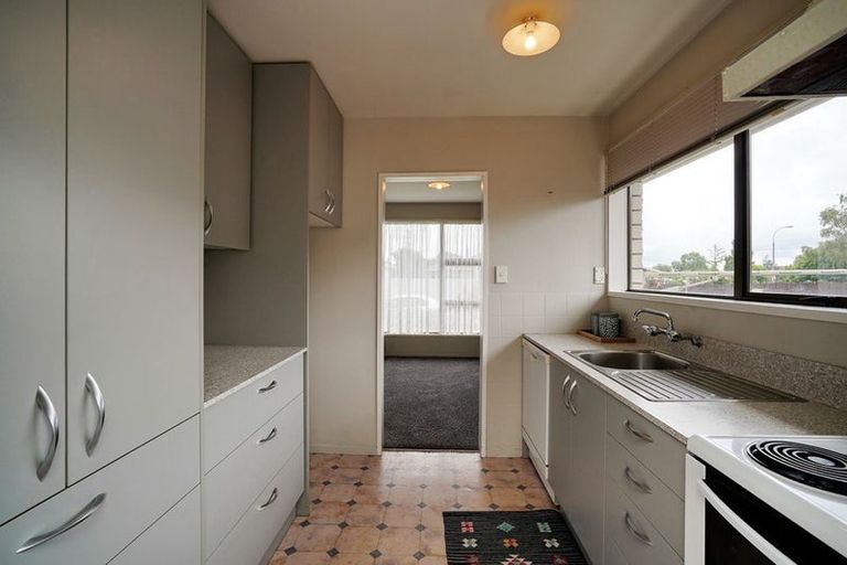 Photo of property in 1/69 Denise Crescent, Hornby, Christchurch, 8042