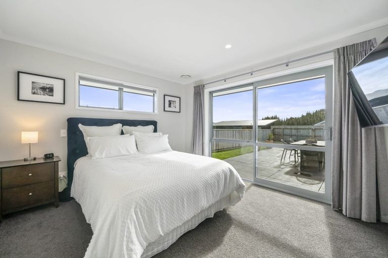 Photo of property in 7 Weatherdeck Close, Whitby, Porirua, 5024