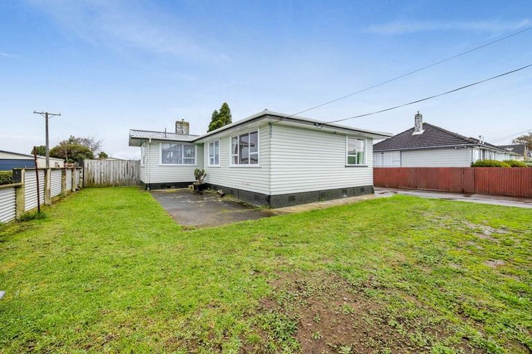Photo of property in 162 Glover Road, Hawera, 4610