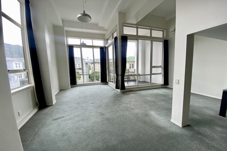 Photo of property in Stadium Garden Flats, 314/107 Thorndon Quay, Pipitea, Wellington, 6011