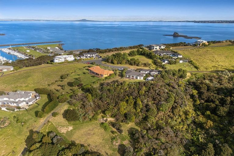 Photo of property in 51 Balboa Drive, Matakatia, Whangaparaoa, 0930