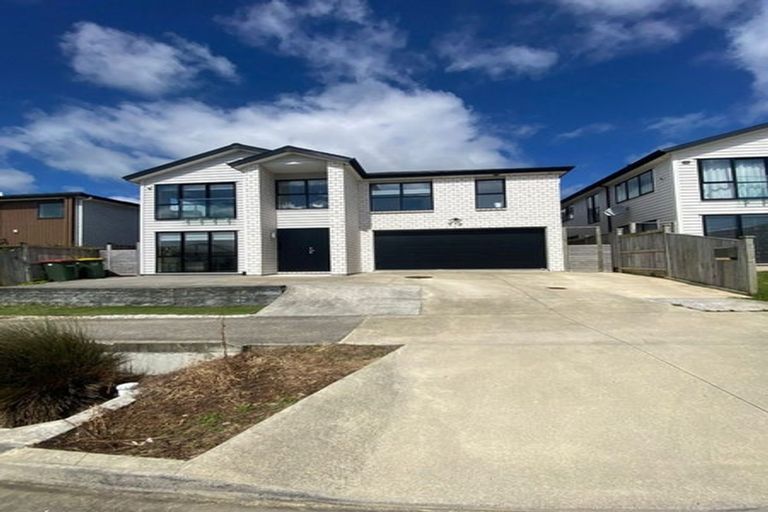 Photo of property in 16 Hauhake Road, Flat Bush, Auckland, 2019