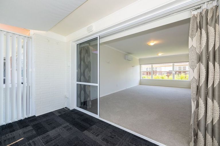 Photo of property in 2/3 Onepoto Road, Hauraki, Auckland, 0622