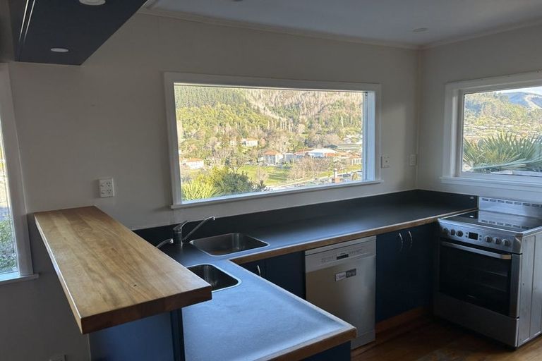 Photo of property in 98 Mount Street, Nelson South, Nelson, 7010