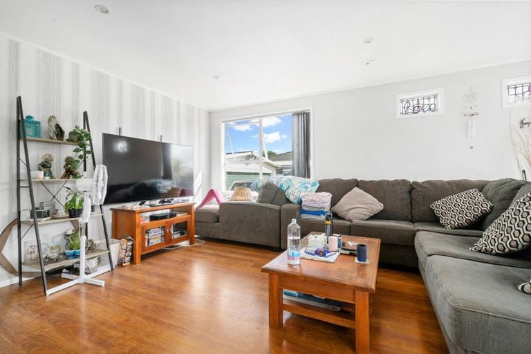 Photo of property in 8 Frostbite Place, Ranui, Auckland, 0612