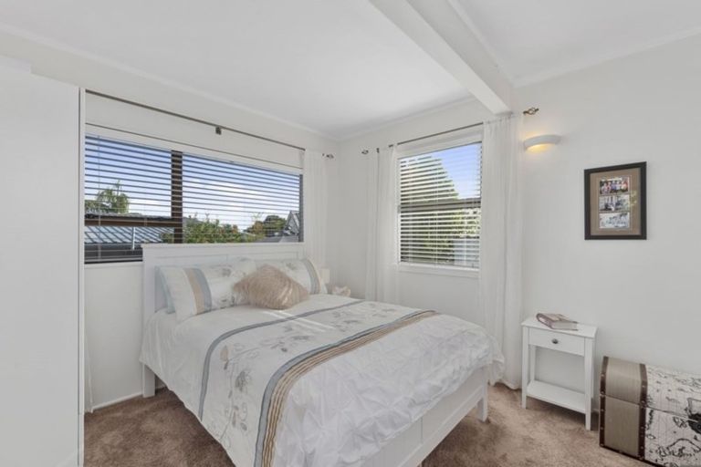 Photo of property in 2/17 County Road, Torbay, Auckland, 0630