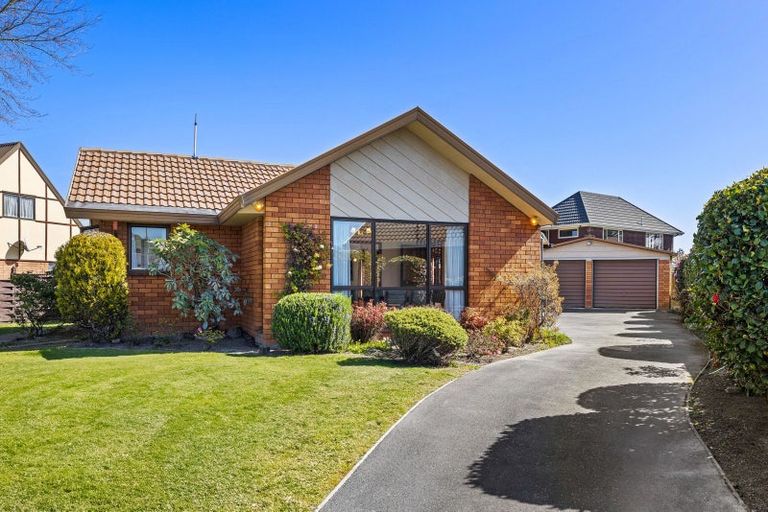 Photo of property in 24 Elvira Court, Bishopdale, Christchurch, 8053