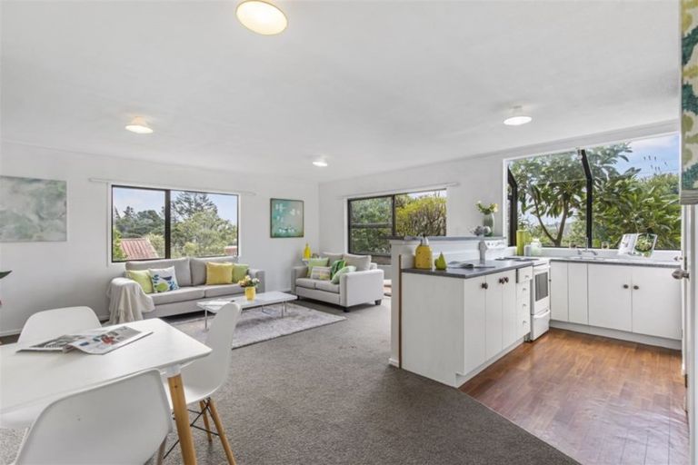 Photo of property in 103b Woodglen Road, Glen Eden, Auckland, 0602