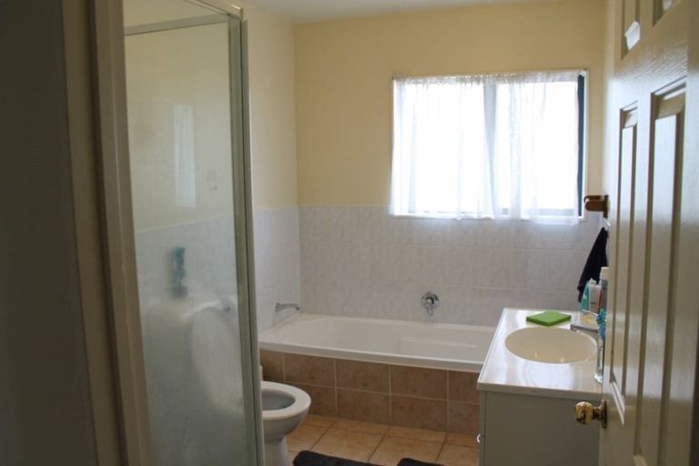 Photo of property in 6 Ali Place, Ranui, Auckland, 0612